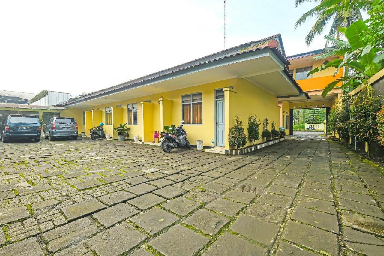 Oyo 92486 Permata 3